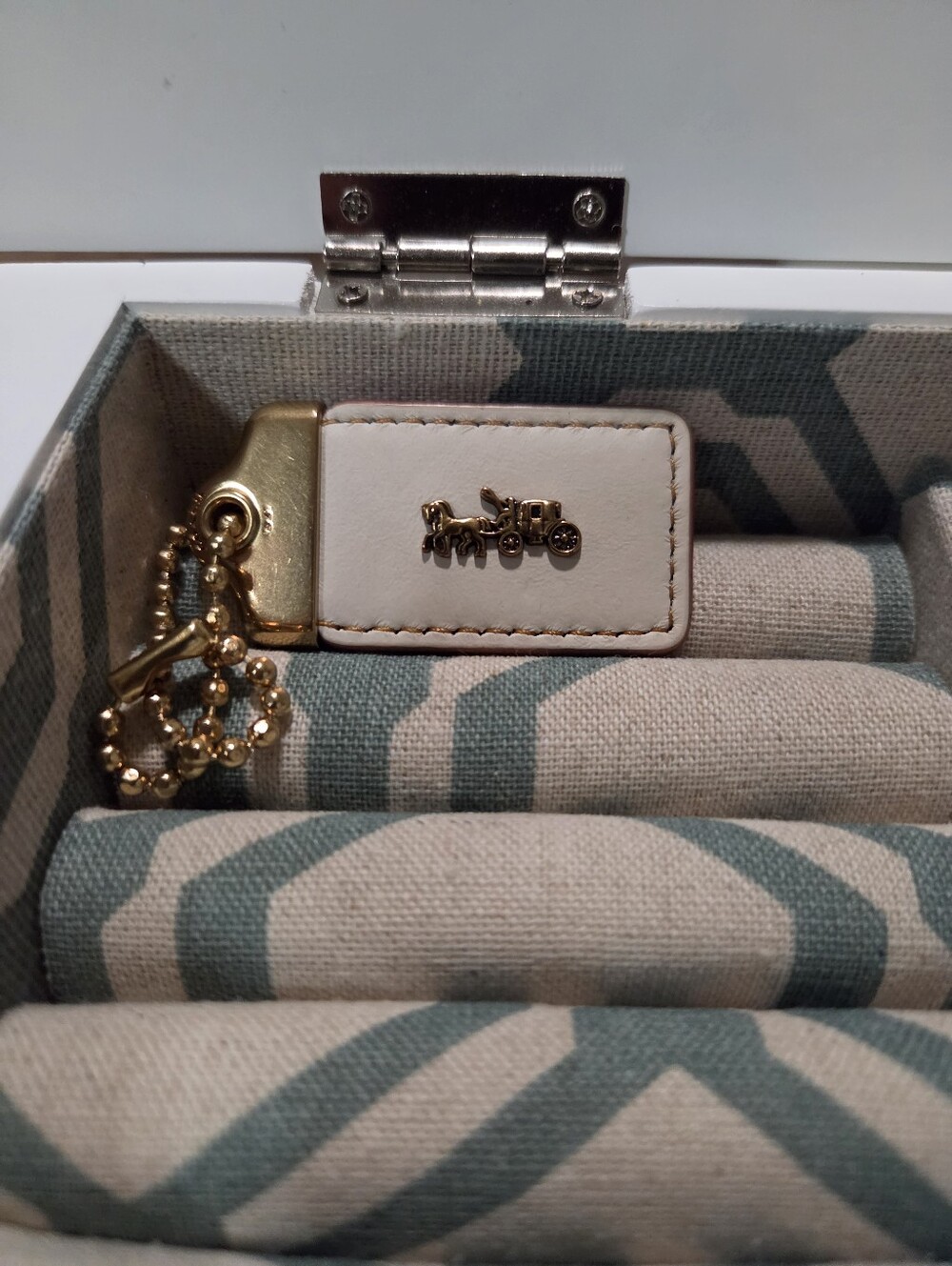Coach 1941 Hangta